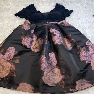 R &.M Richards Formal Cocktail Dress with Pockets Excellent Condition